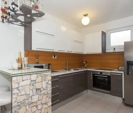 Apartman Yin&yang Split