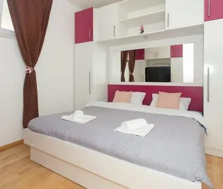 Apartman Yin&yang Split