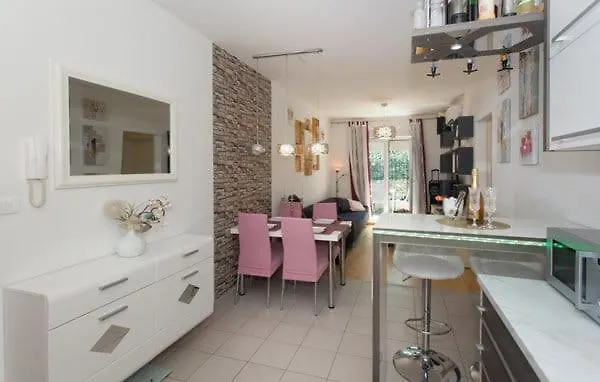 Yin&yang Lägenhet Split